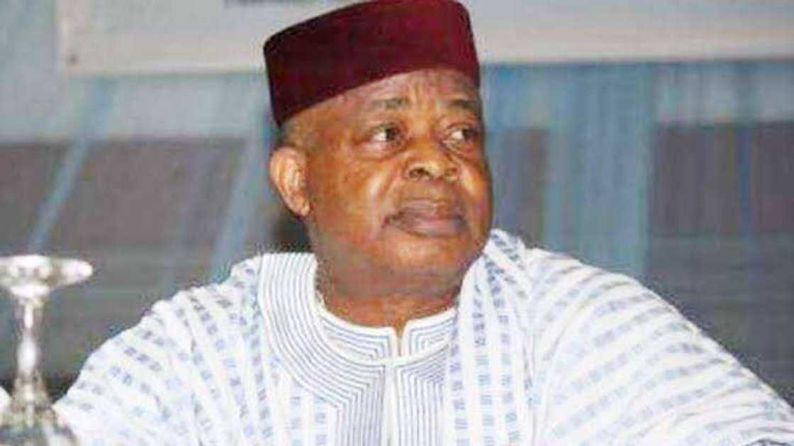 Tsohon Shugaban Majalisa Tsohon Shugaban Majalisa