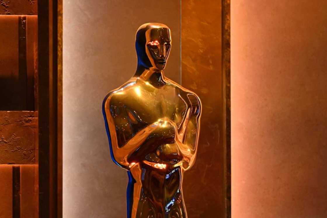 Ten movies will go head-to-head for Hollywood's most prestigious prize -- the best picture Oscar Ten movies will go head-to-head for Hollywood's most prestigious prize -- the best picture Oscar