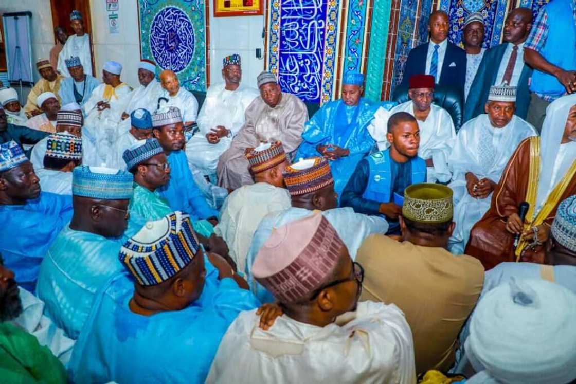 Bikin ya yi biki: Dangote, Ganduje, Kyari, Masari sun halarci daurin auren dan IGP (Hotuna)