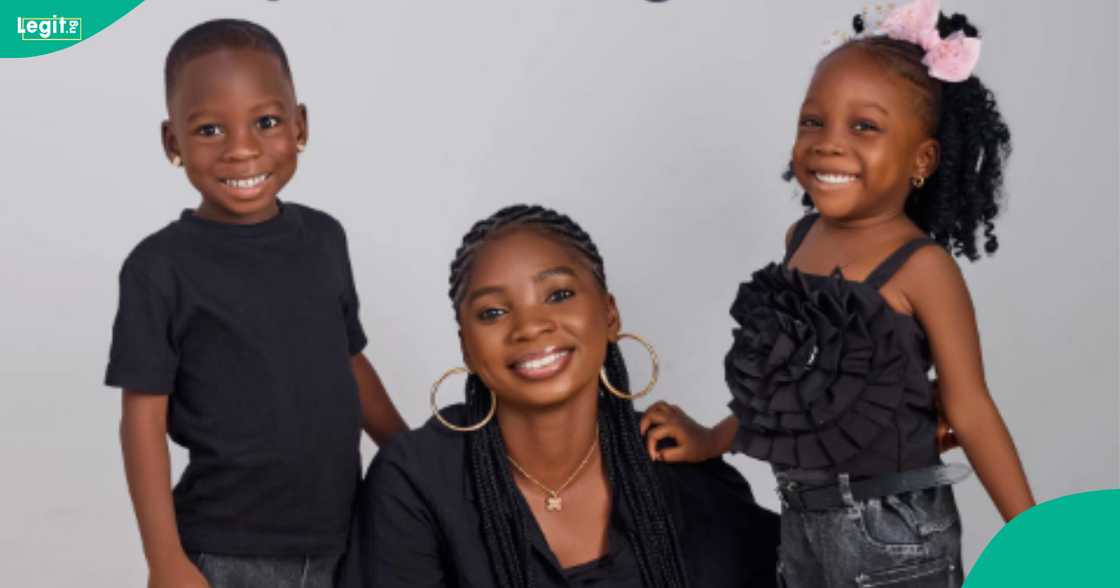 A Nigerian mum reacts as her children received 3kg gas cylinders at their school’s graduation party.