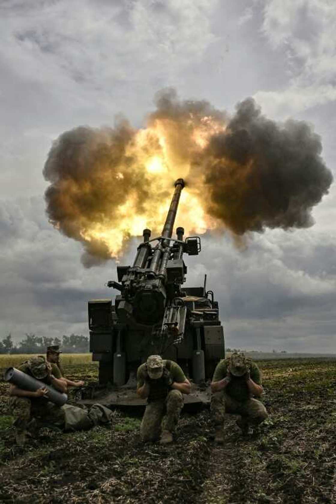 Western powers have rushed long-range guns to Ukraine to help its bid to stem Russia's advance in the Donbas Western powers have rushed long-range guns to Ukraine to help its bid to stem Russia's advance in the Donbas