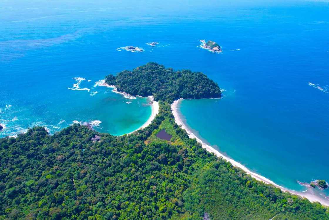 20 Costa Rica fun facts: learn about the heart of Central America