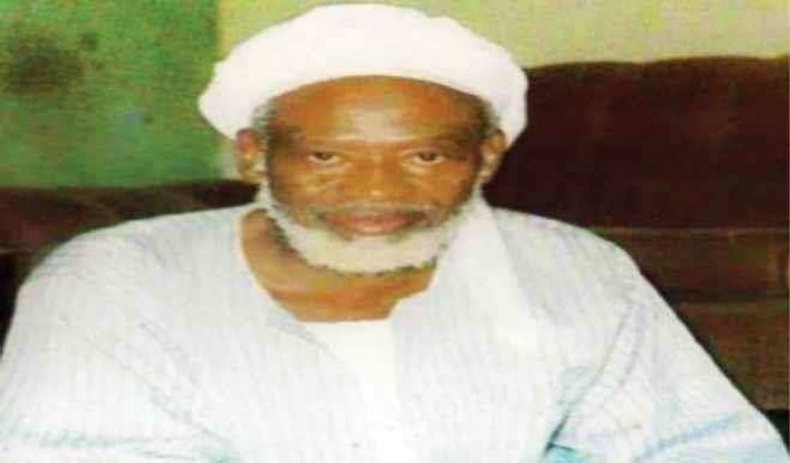 Malam-ka-san-Allah: Abubuwa 5 da ya kamata ku sani game da Sheikh Abubakar Gumi Malam-ka-san-Allah: Abubuwa 5 da ya kamata ku sani game da Sheikh Abubakar Gumi