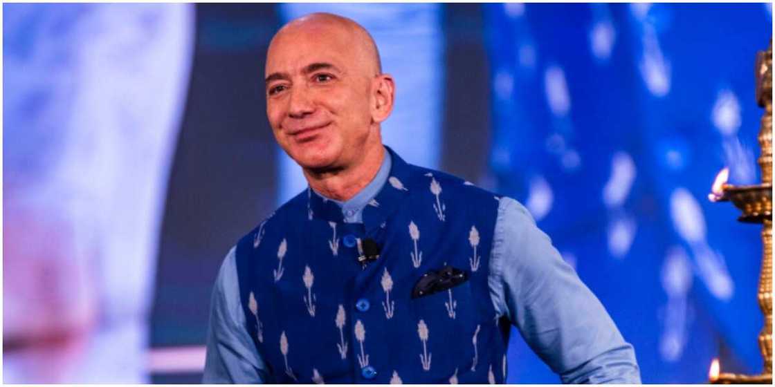 Jeff Bezos' Amazon Denies Plan to Accept Bitcoin From Customers Jeff Bezos' Amazon Denies Plan to Accept Bitcoin From Customers