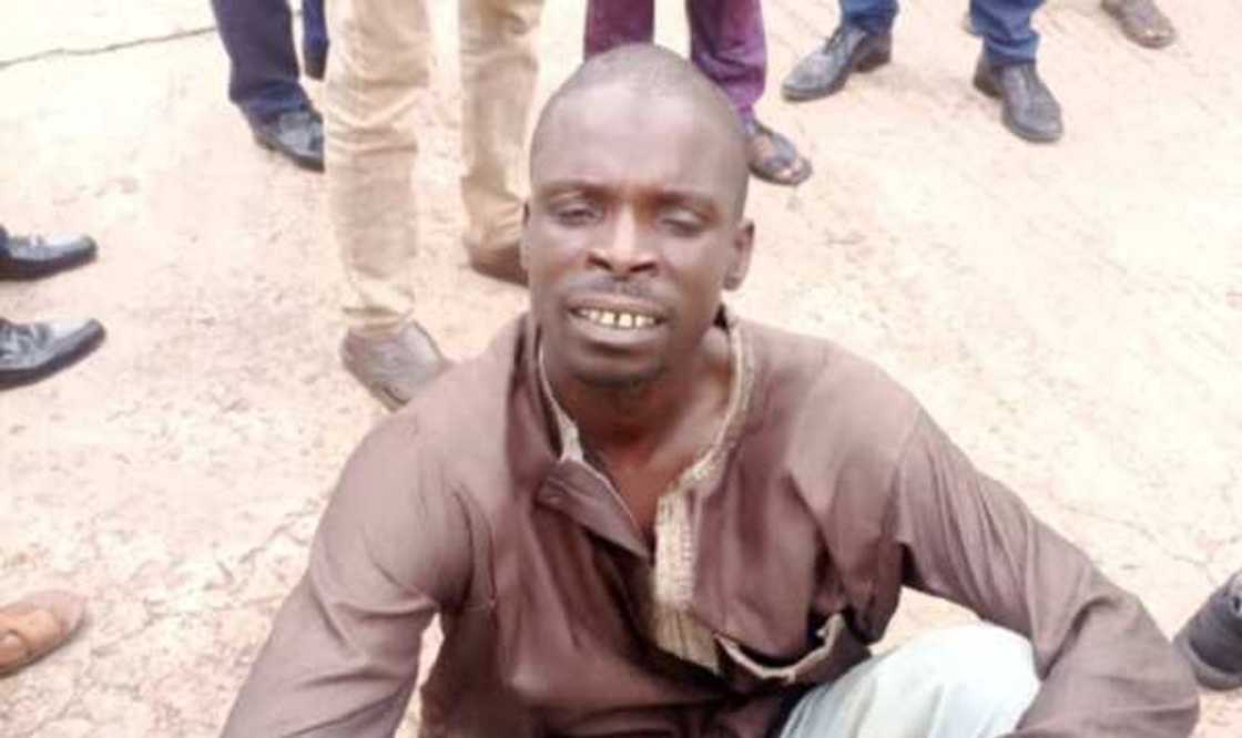 An damke kasurgumin dan bindiga da aka dade ana nema a Sokoto An damke kasurgumin dan bindiga da aka dade ana nema a Sokoto