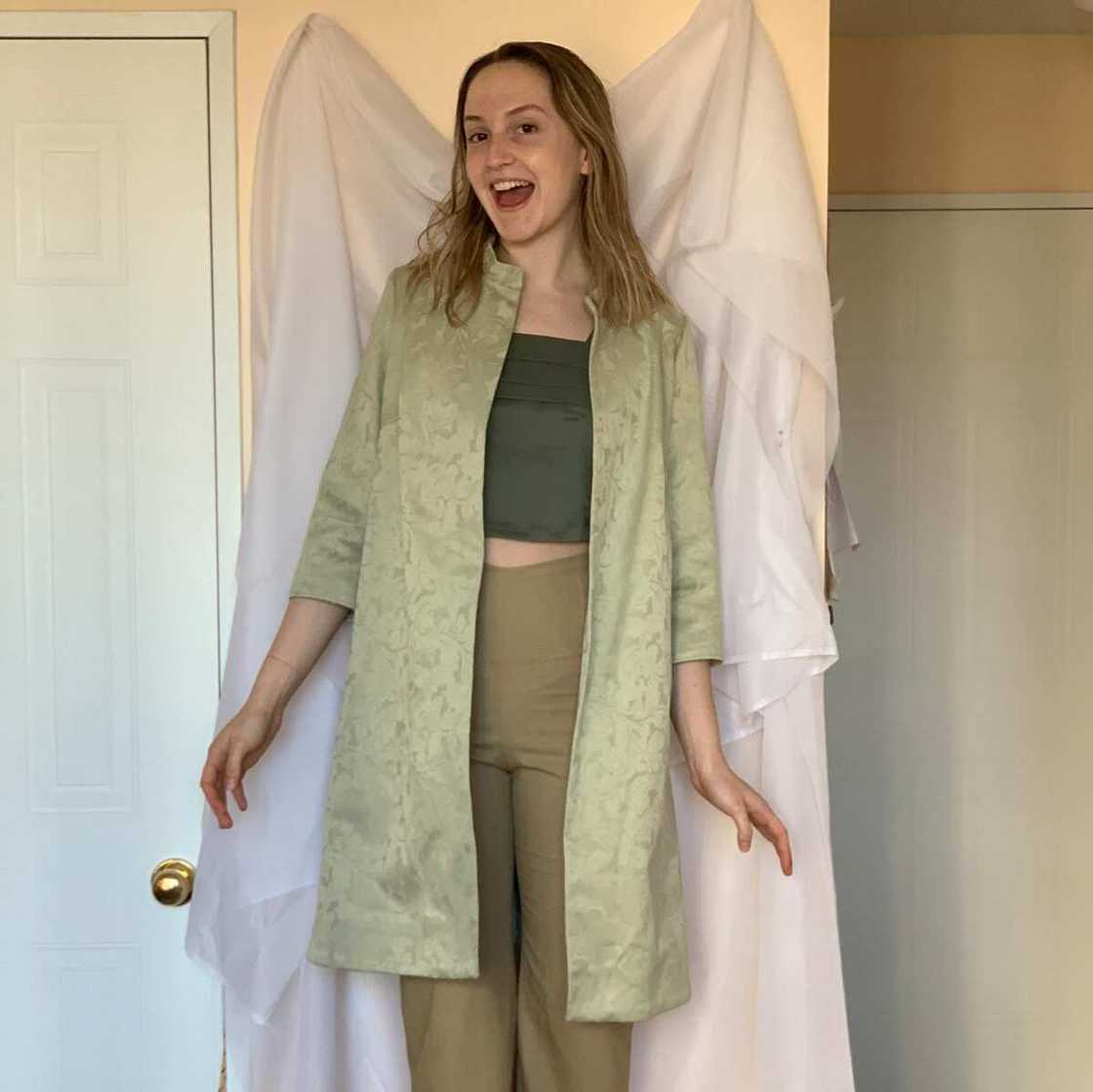 Ella Jonas Farlinger’s bio Ella Jonas Farlinger’s bio