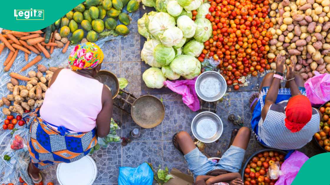 Group offers lifeline to petty traders as FG releases N250k Group offers lifeline to petty traders as FG releases N250k