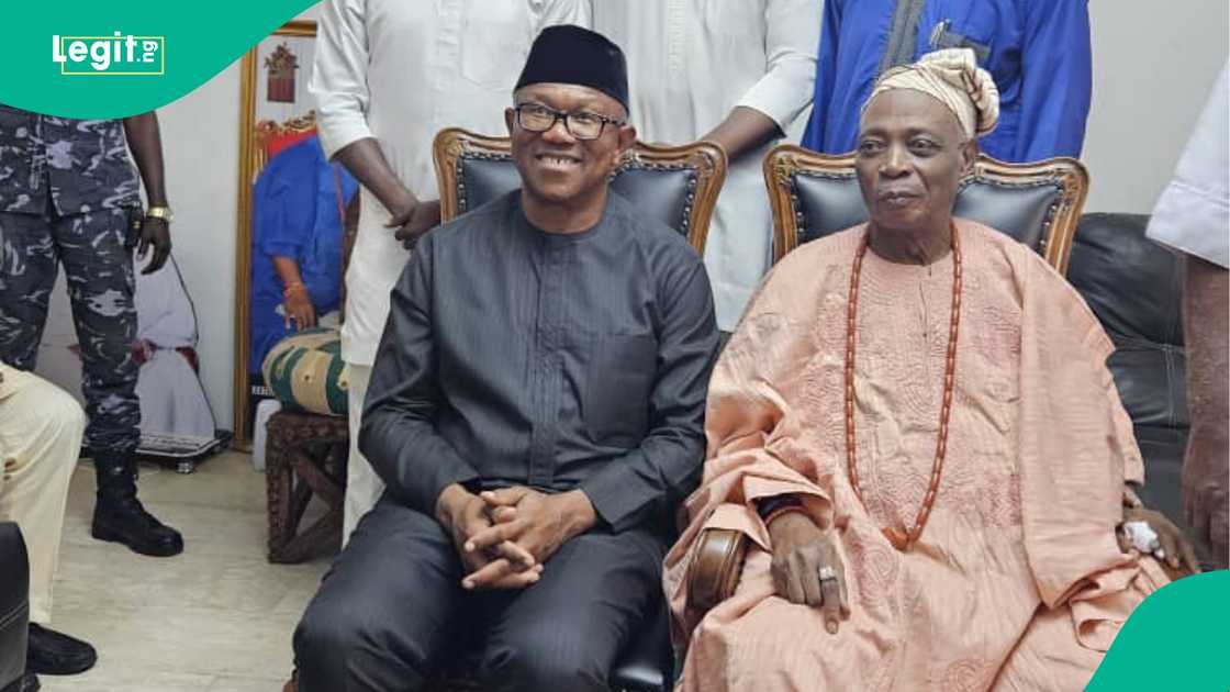 Peter Obi ya ziyarci sabon Olubadan na Ibadan, Oba Rashidi Ladoja a Oyo. Peter Obi ya ziyarci sabon Olubadan na Ibadan, Oba Rashidi Ladoja a Oyo.