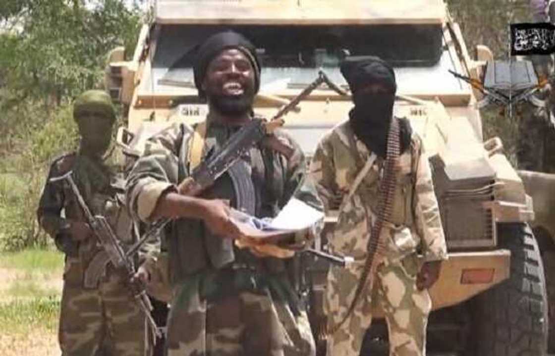 Mayakan Boko Haram sun sake kwashe matan aure da 'yan mata a Borno Mayakan Boko Haram sun sake kwashe matan aure da 'yan mata a Borno