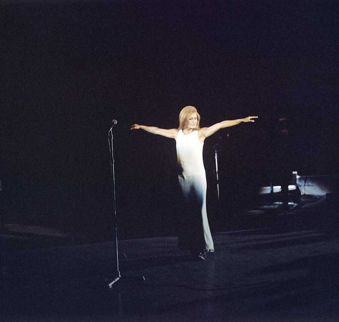 La chanteuse Dalida. La chanteuse Dalida.