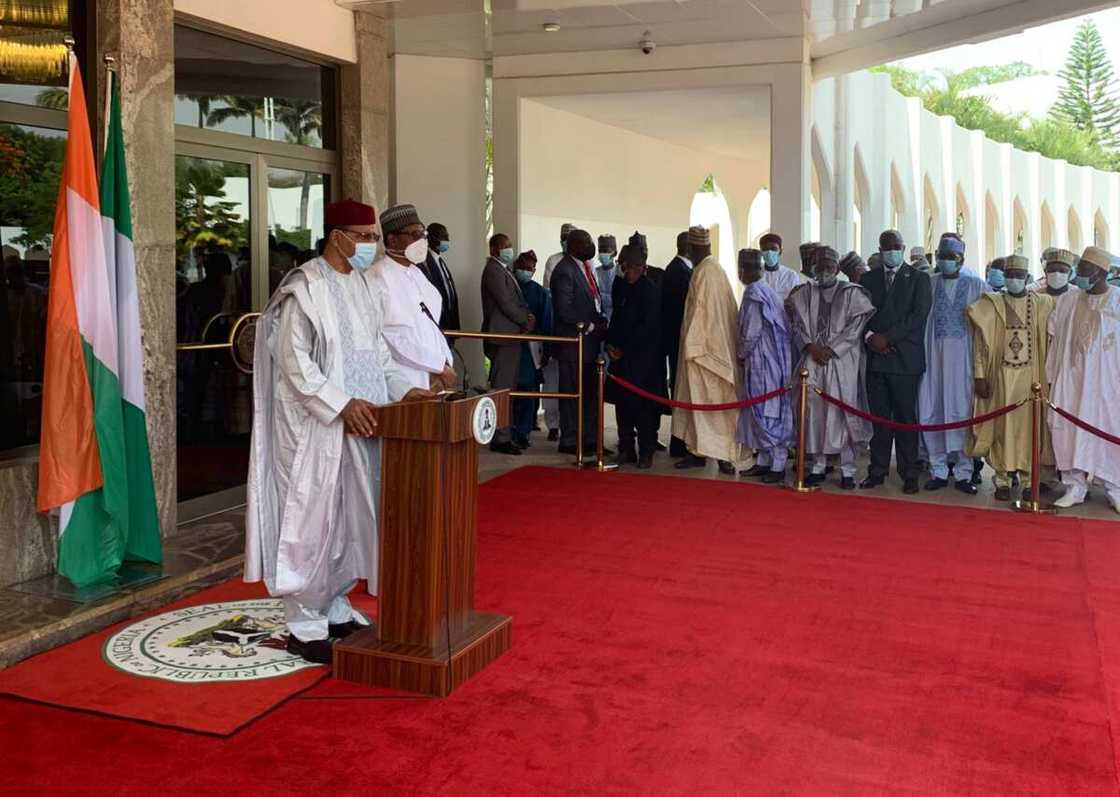 Breaking: Presidency releases video as Buhari receives newly sworn-in Niger president Breaking: Presidency releases video as Buhari receives newly sworn-in Niger president