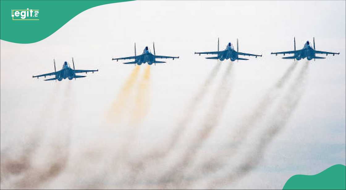 Wasu jiragen yaki a sama Wasu jiragen yaki a sama