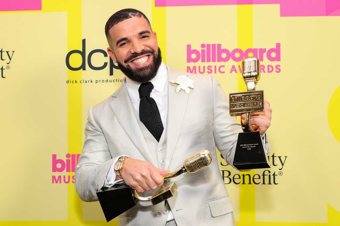 Drake, winner of the Artist of the Decade Award, poses backstage for the Billboard Music Awards, broadcast at Microsoft Theatre in Los Angeles