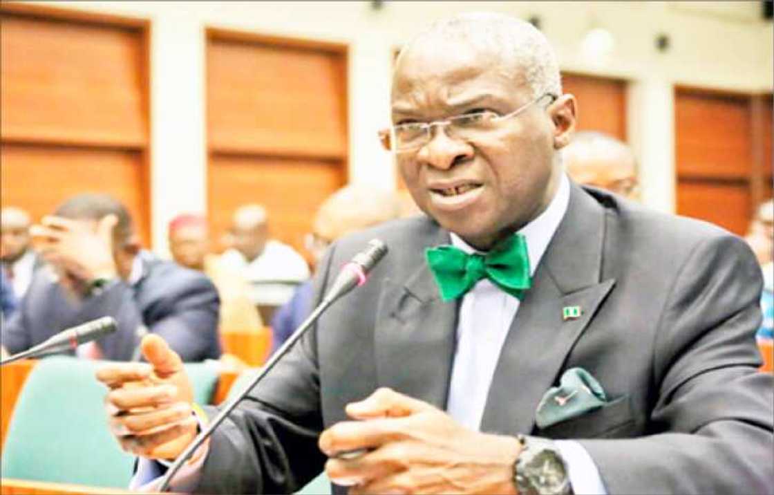 Gwamnatin Buhari ta amince da kashe N1.13bn don gina hanyoyi 12 Gwamnatin Buhari ta amince da kashe N1.13bn don gina hanyoyi 12