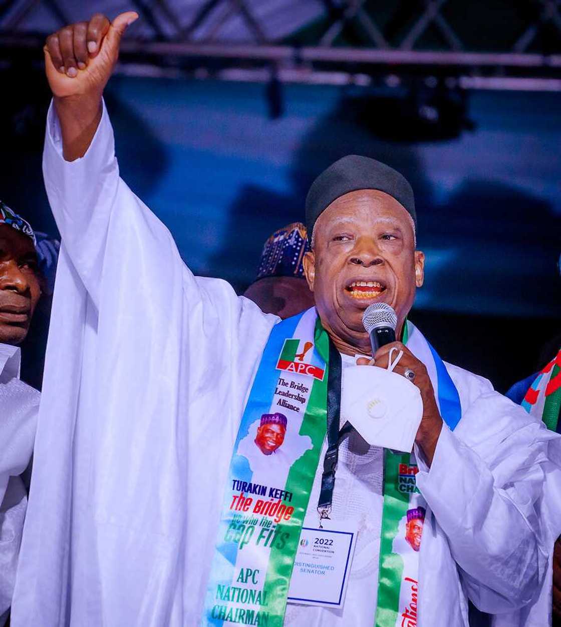 Shugaban APC Shugaban APC