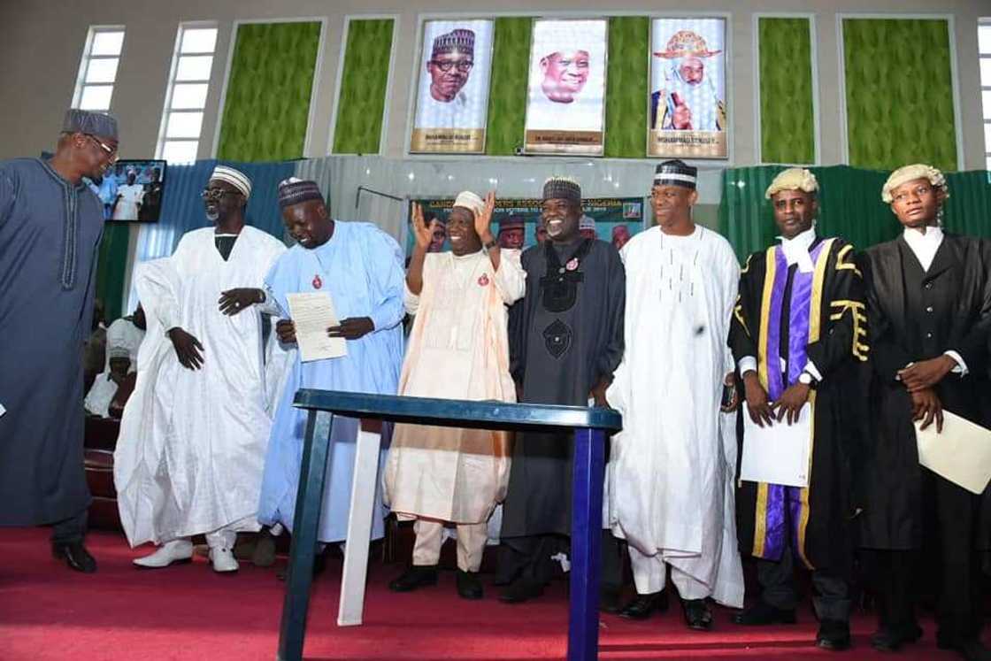 Siyasar Kano; Ganduje ya rantsar da sababbin kwamishinoni guda 4 Siyasar Kano; Ganduje ya rantsar da sababbin kwamishinoni guda 4