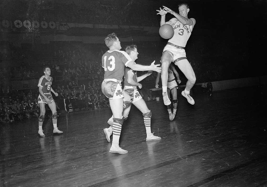 Bob Cluggish jumping to catch the ball
