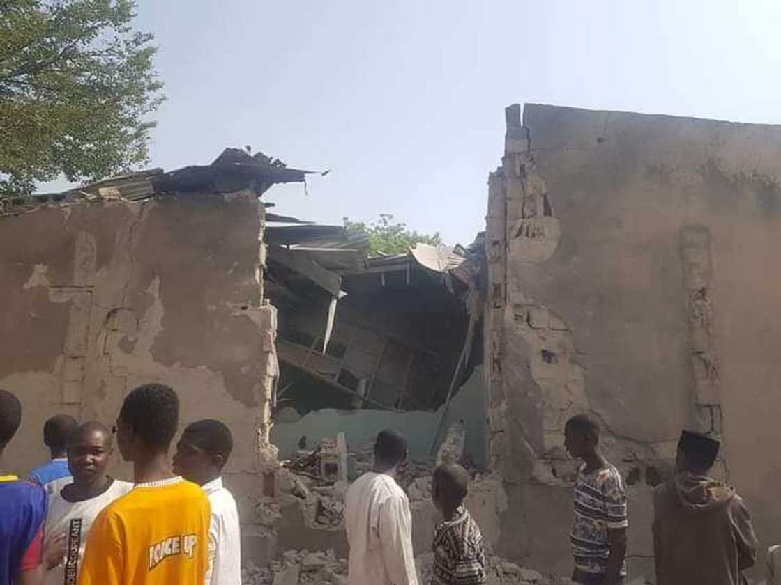 Da duminsa: Boko Haram sun harba makamai masu linzami a filin jirgin Maiduguri Da duminsa: Boko Haram sun harba makamai masu linzami a filin jirgin Maiduguri