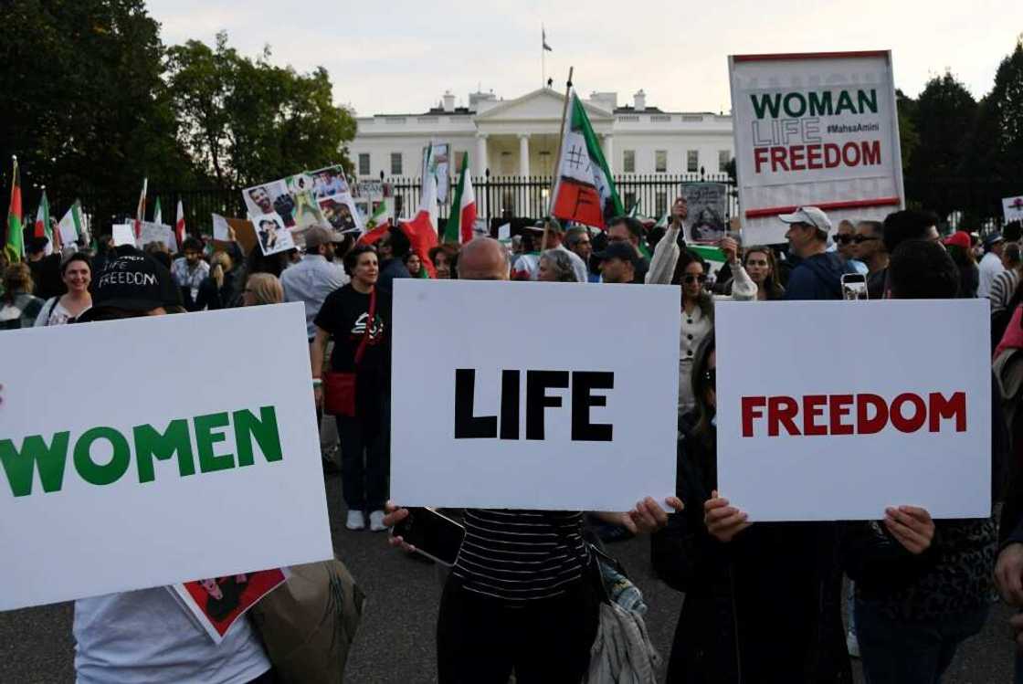 People march in solidarity with protesters in Iran in front of the White House People march in solidarity with protesters in Iran in front of the White House