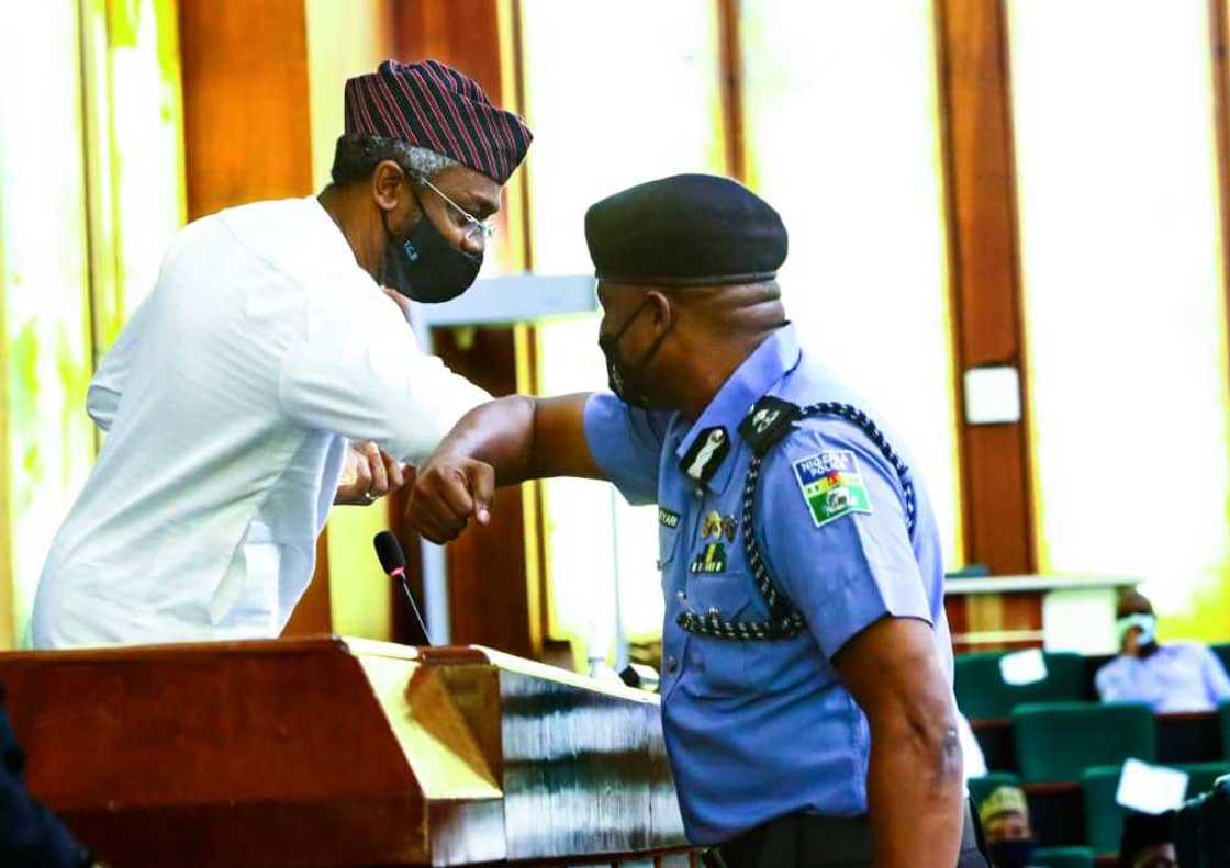 Majalisar wakilai ta karrama jarumin dan sanda, DCP Abba Kyari (Hotuna) Majalisar wakilai ta karrama jarumin dan sanda, DCP Abba Kyari (Hotuna)