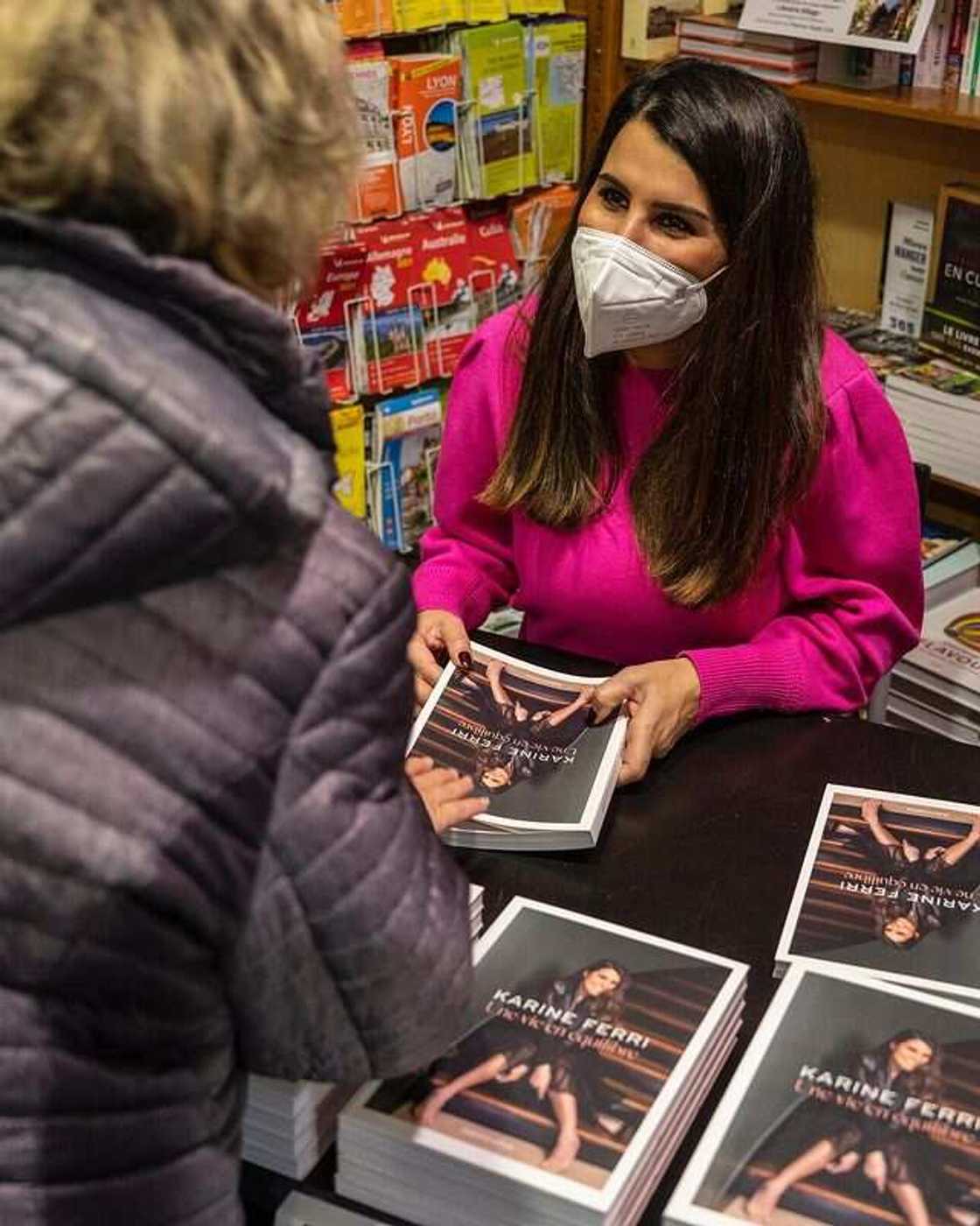 Karine Ferri: découvrez ce qu'est devenu Steven le Bachelor, son ex Karine Ferri: découvrez ce qu'est devenu Steven le Bachelor, son ex