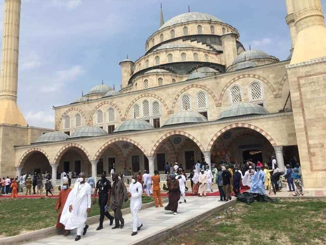 An bude sabon Masallaci mafi girma na biyu a yankin Afirka ta yamma a kasar Ghana An bude sabon Masallaci mafi girma na biyu a yankin Afirka ta yamma a kasar Ghana