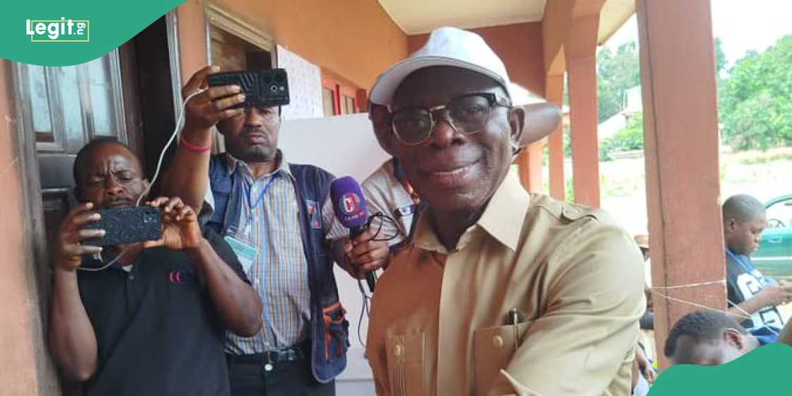  Edo APC strongman Adams Oshiomhole casts vote in governorship election