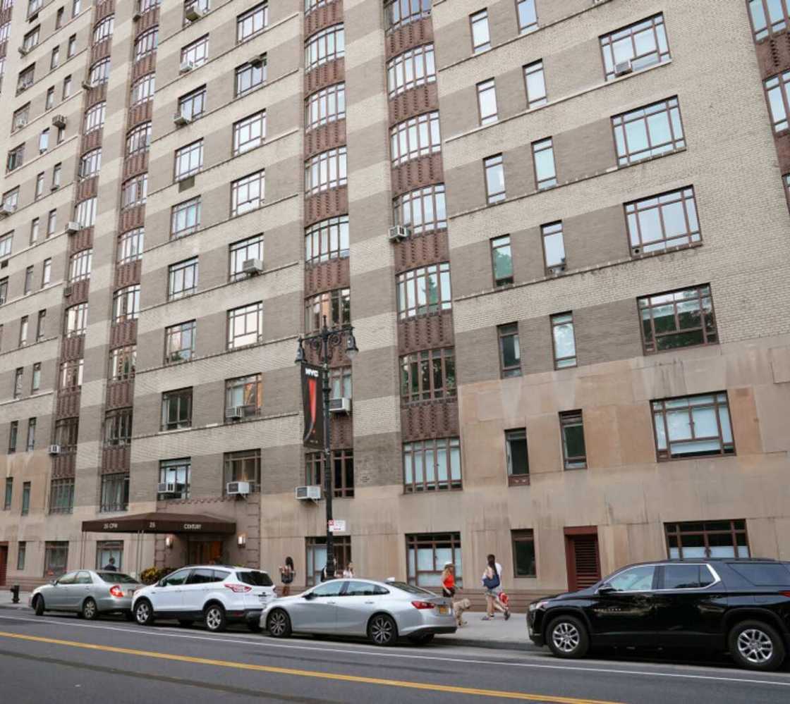 Hotuna da darajar katafaren gidajen Jeff Bezos sun bayyana cewa bashi da tsara Hotuna da darajar katafaren gidajen Jeff Bezos sun bayyana cewa bashi da tsara