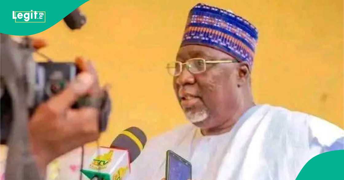 Shugaban hukumar zaɓen jihar Bauchi, Ahmed Makama Hardawa. Shugaban hukumar zaɓen jihar Bauchi, Ahmed Makama Hardawa.