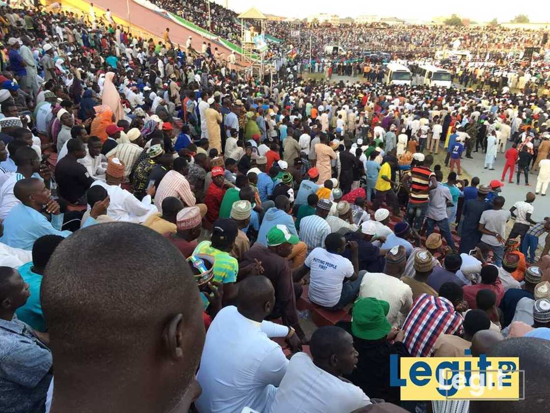 Hotunan yadda mutan jihar Kaduna suka tarbi shugaba Muhammadu Buhari Hotunan yadda mutan jihar Kaduna suka tarbi shugaba Muhammadu Buhari