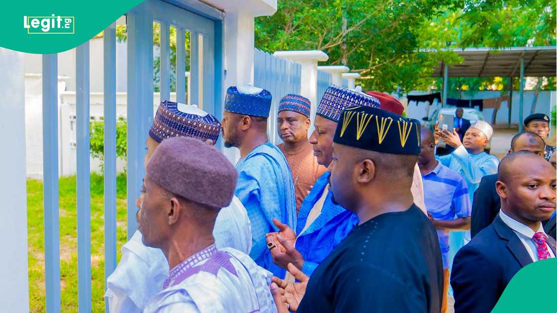 Gwamna Radda da tawagarsa na yi wa Buhari addu'a