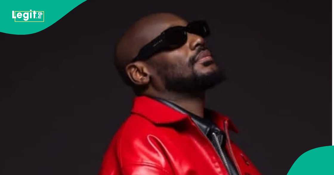 2Baba dazzles fans with stage performance at event.