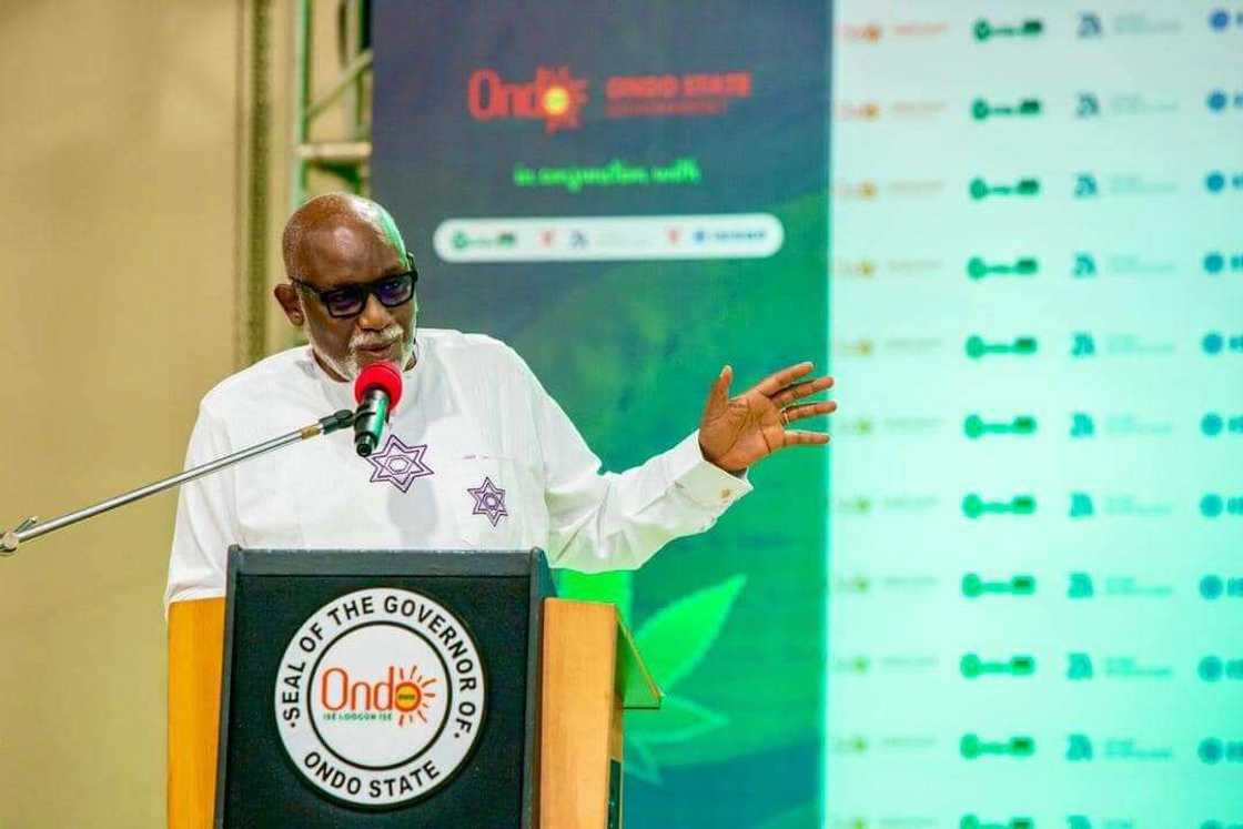 Arakunrin Oluwarotimi Akeredolu (SAN) Arakunrin Oluwarotimi Akeredolu (SAN)