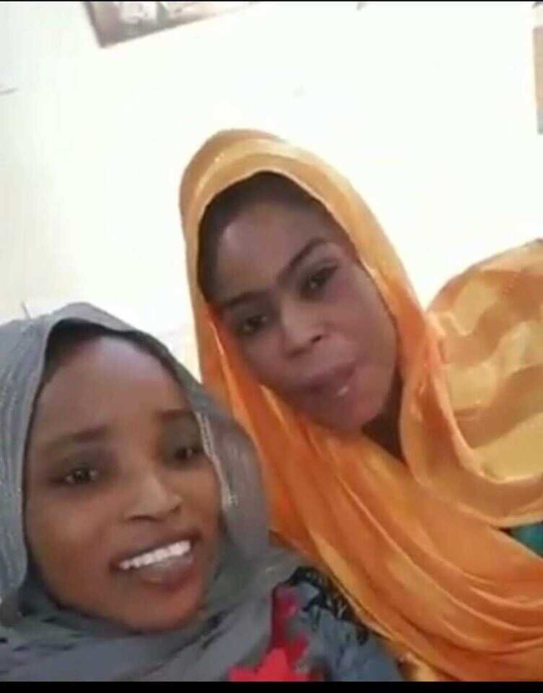 Kotu ta daure wata budurwa shekara 11 a Kurkuku saboda cin mutuncin Ganduje Kotu ta daure wata budurwa shekara 11 a Kurkuku saboda cin mutuncin Ganduje