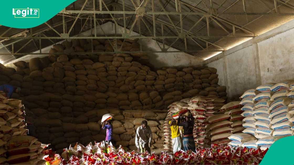 Dangote Foundation launches N16 billion food intervention programme, to distribute bags of rice to 1 million Nigerians Dangote Foundation launches N16 billion food intervention programme, to distribute bags of rice to 1 million Nigerians