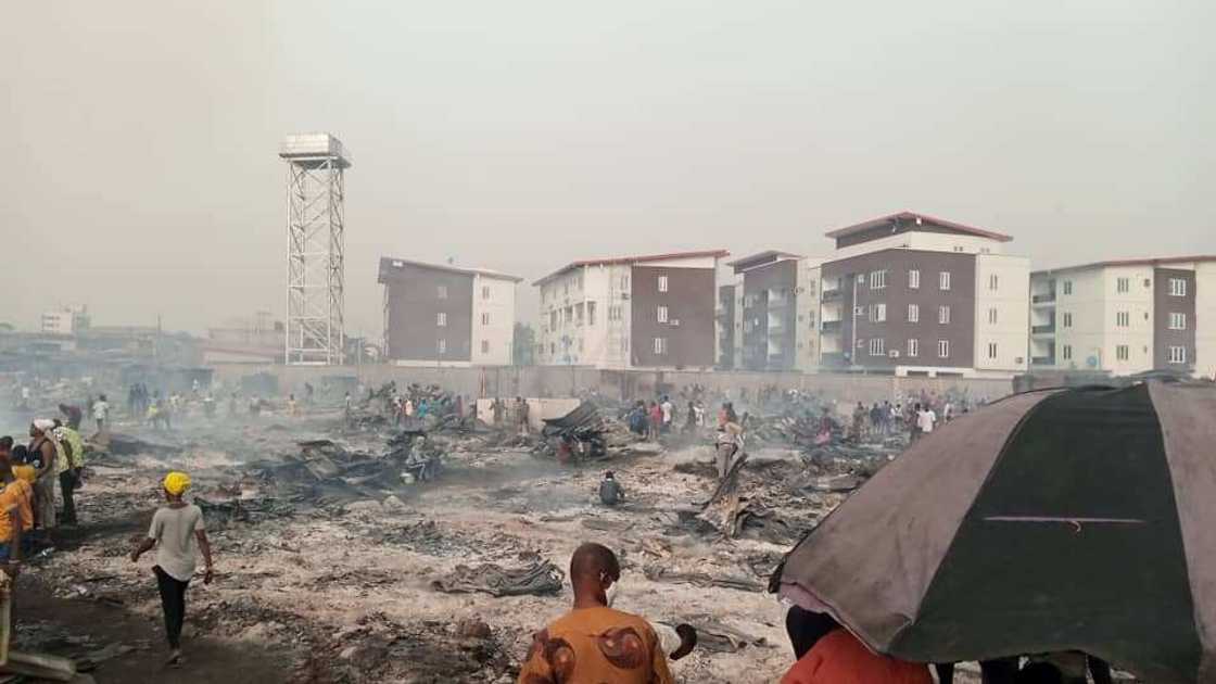 An kuma: Gobara ta yi kaca-kaca da kasuwar katakon Oko Baba na jihar Legas An kuma: Gobara ta yi kaca-kaca da kasuwar katakon Oko Baba na jihar Legas