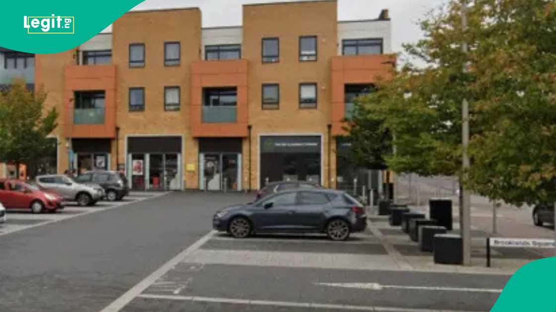 Video shows moment thievs removed an ATM.