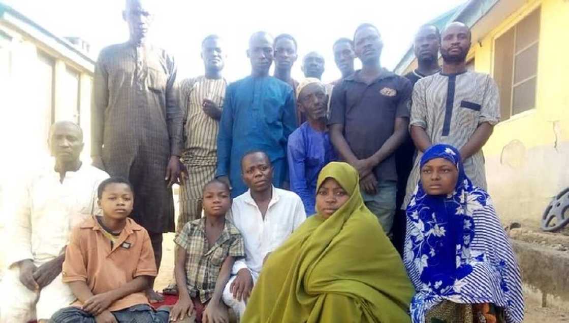 Soji Sun Ƙwace N60m Da Za A Kai Wa Masu Garkuwa, Sun Ceto Wadanda Aka Yi Garkuwa Da Su, Sun Kashe Ƴan Ta'adda Soji Sun Ƙwace N60m Da Za A Kai Wa Masu Garkuwa, Sun Ceto Wadanda Aka Yi Garkuwa Da Su, Sun Kashe Ƴan Ta'adda