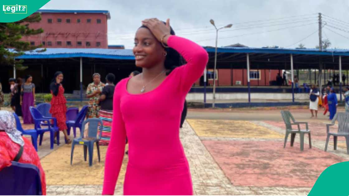 A lady laments as her mother dies in her presence