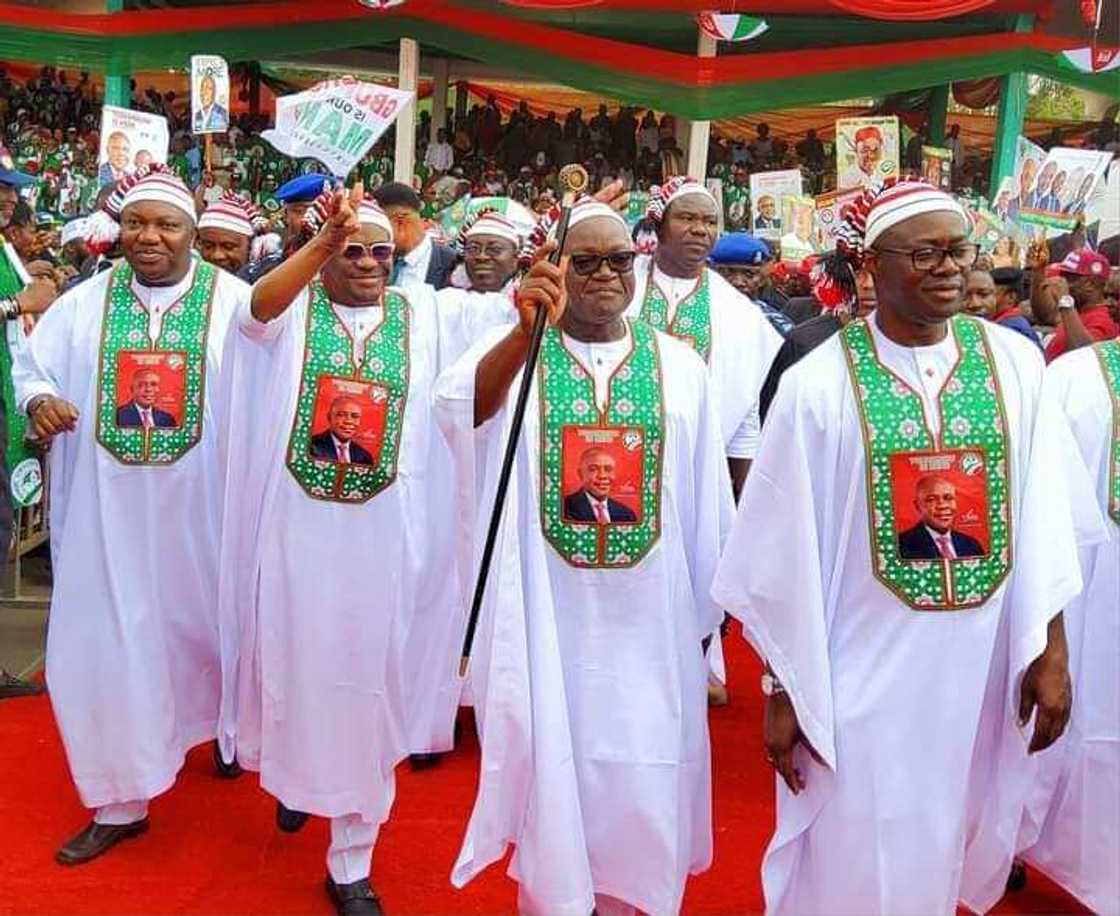 G-5 a Enugu. G-5 a Enugu.