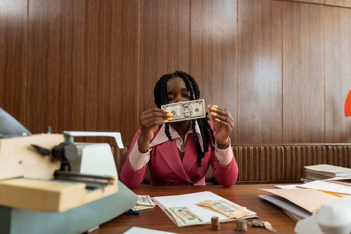 one of the characteristics of money is durability one of the characteristics of money is durability
