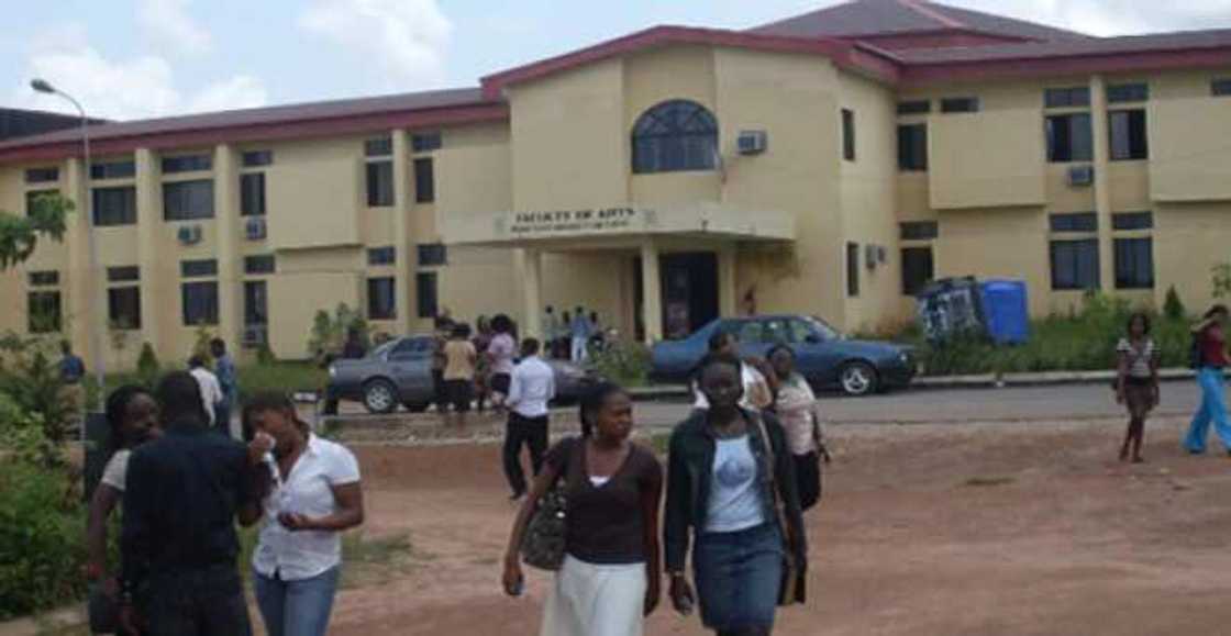 Jami'ar Ebonyi ta sallami Malamai da Ma'aikata 63 da laifukan cin zarafi da keta haddi Jami'ar Ebonyi ta sallami Malamai da Ma'aikata 63 da laifukan cin zarafi da keta haddi