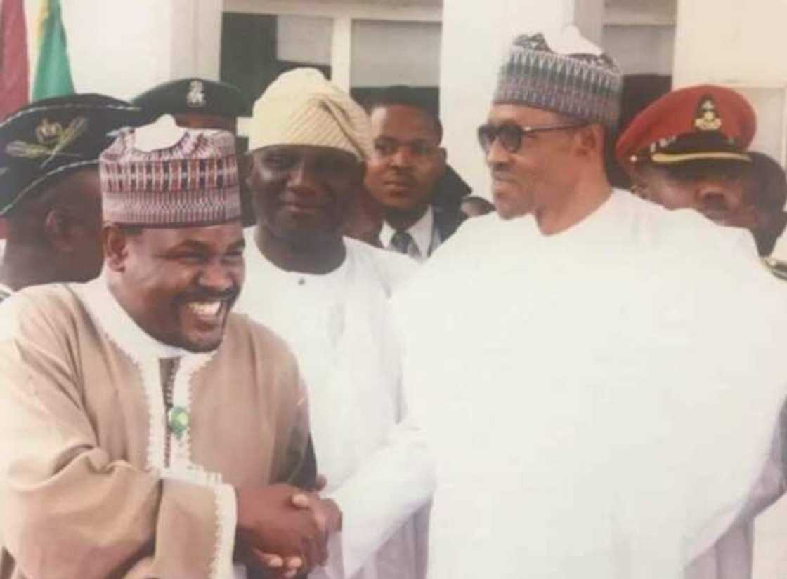 Gudaji Kazaure tare da Buhari Gudaji Kazaure tare da Buhari