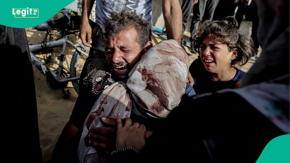 Isra'ila ta hallaka akalla mutane 45 a sababbin hare-haren sama da ta kai Gaza Isra'ila ta hallaka akalla mutane 45 a sababbin hare-haren sama da ta kai Gaza