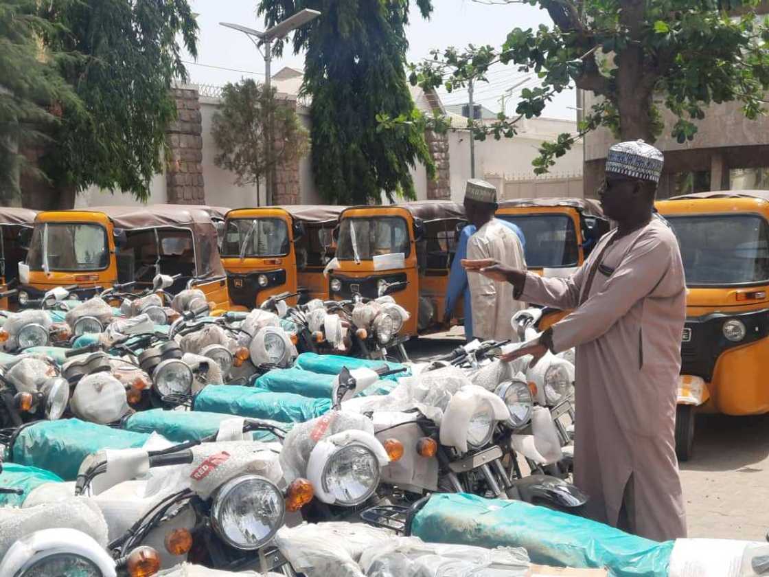 Goje ya yi rabon ababen hawa Goje ya yi rabon ababen hawa