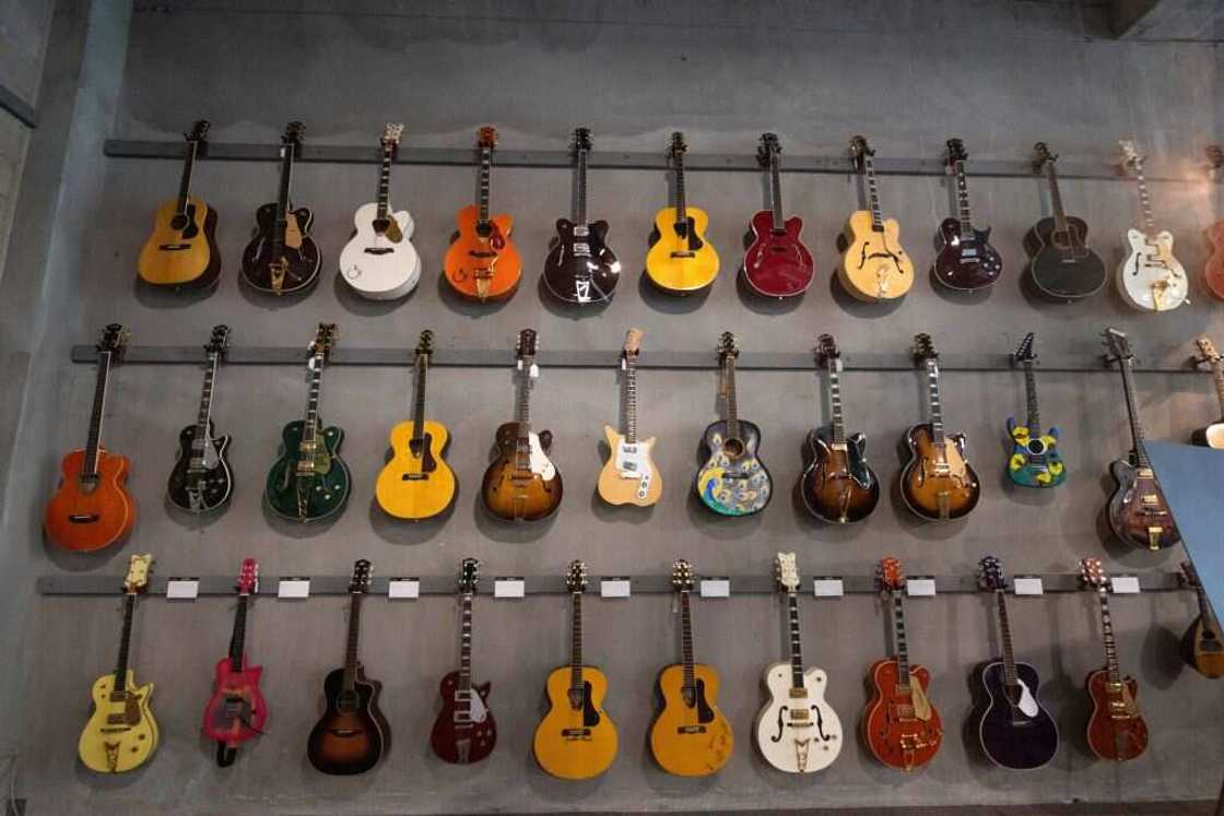 Comment apprendre la guitare seul: 10 conseils essentiels Comment apprendre la guitare seul: 10 conseils essentiels