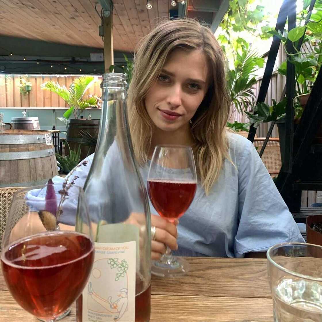 Genevieve Degraves Genevieve Degraves