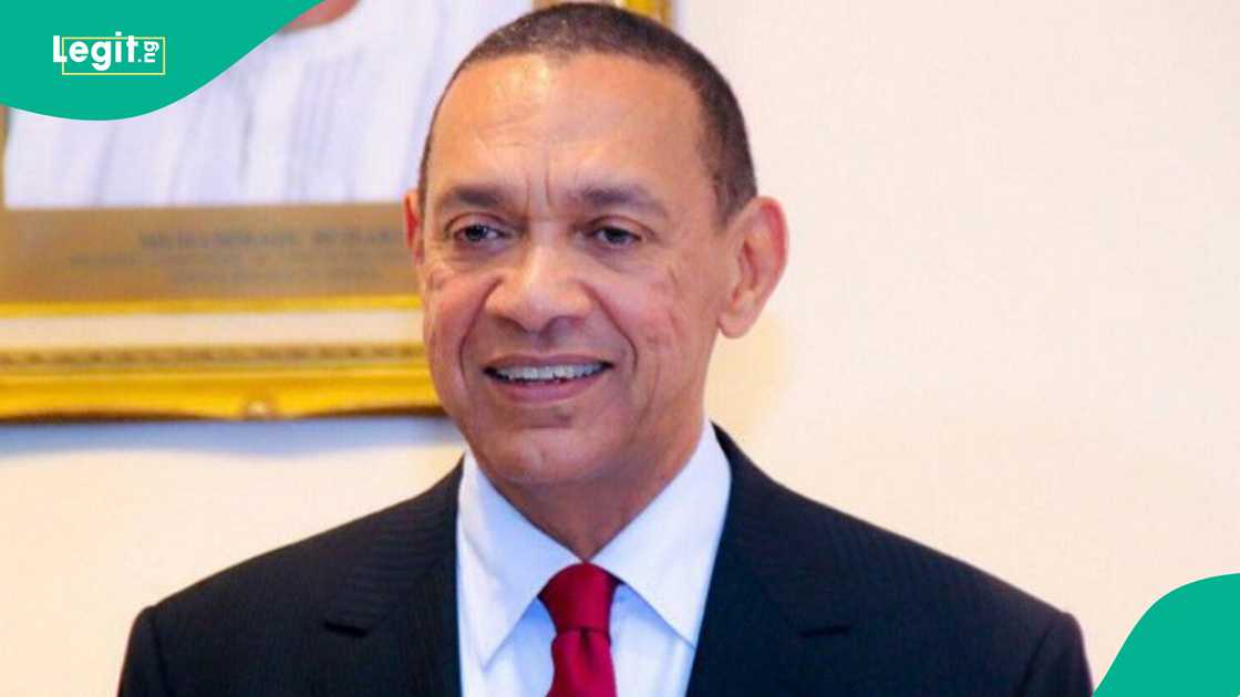 Senator Ben Murray-Bruce joins APC, endorsing President Tinubu’s economic reforms and vision for Nigeria’s future.