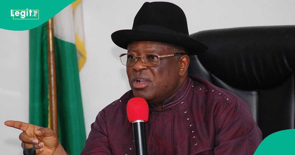 Dave Umahi ya ce an amince da gina da gyara wasu tituna Dave Umahi ya ce an amince da gina da gyara wasu tituna