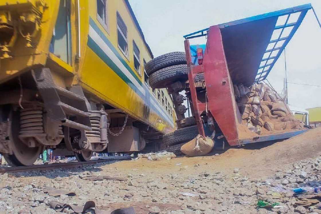 Babban mota ɗauke da yashi ta yi karo da jirgin ƙasa a Kano